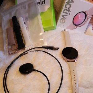 Samsung Galaxy Watch Active 2 smarthwatch 40mm Aluminum Pink Gold (Pre-Owner) BT